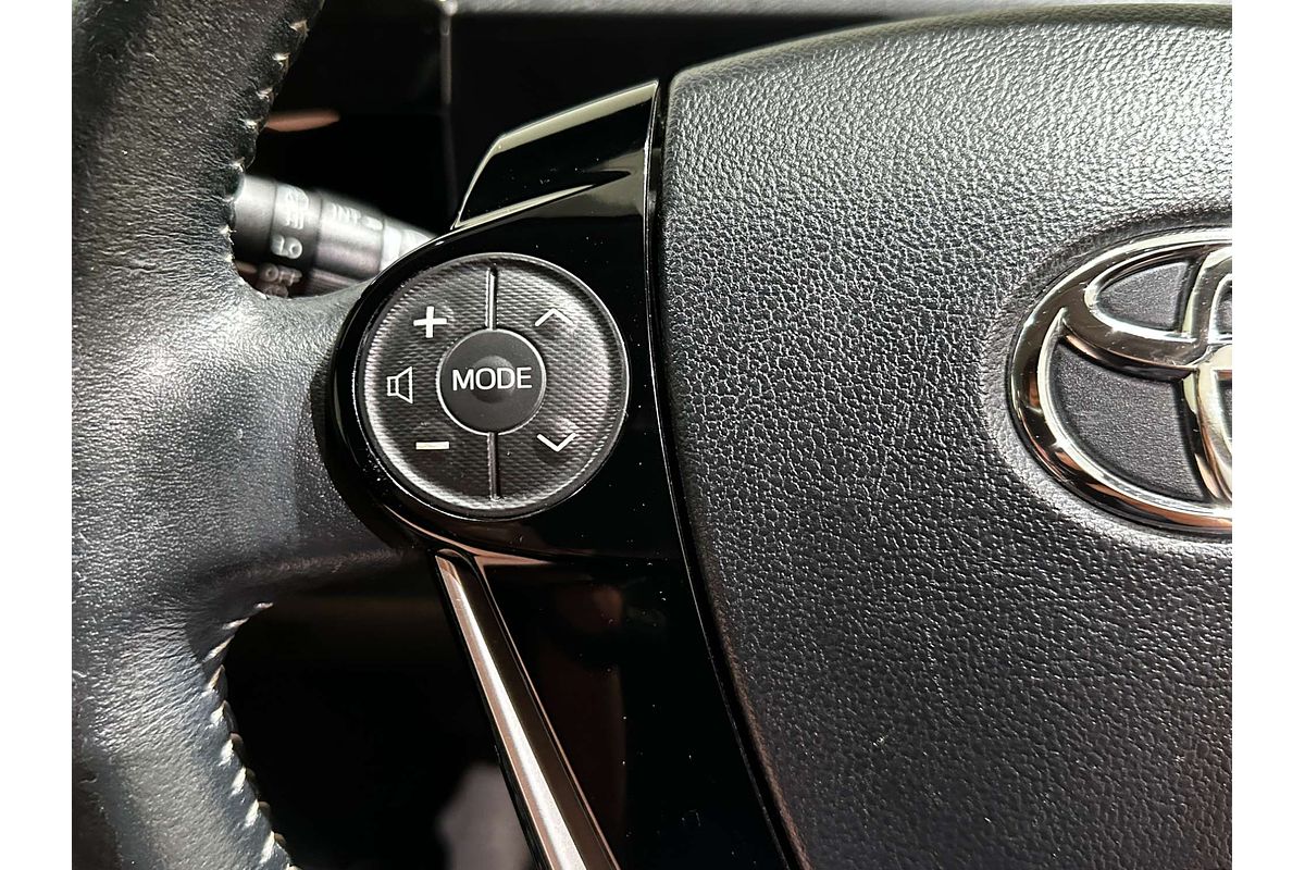 2018 Toyota Prius C  NHP10R