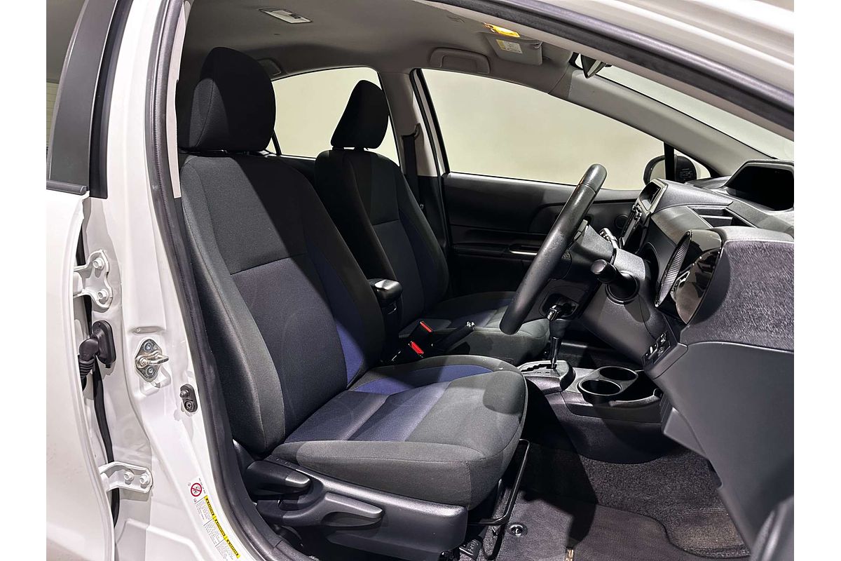 2018 Toyota Prius C  NHP10R