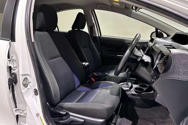 2018 Toyota Prius C  NHP10R
