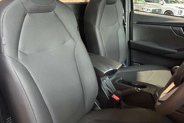 2025 Isuzu D-MAX SX High Ride Rear Wheel Drive
