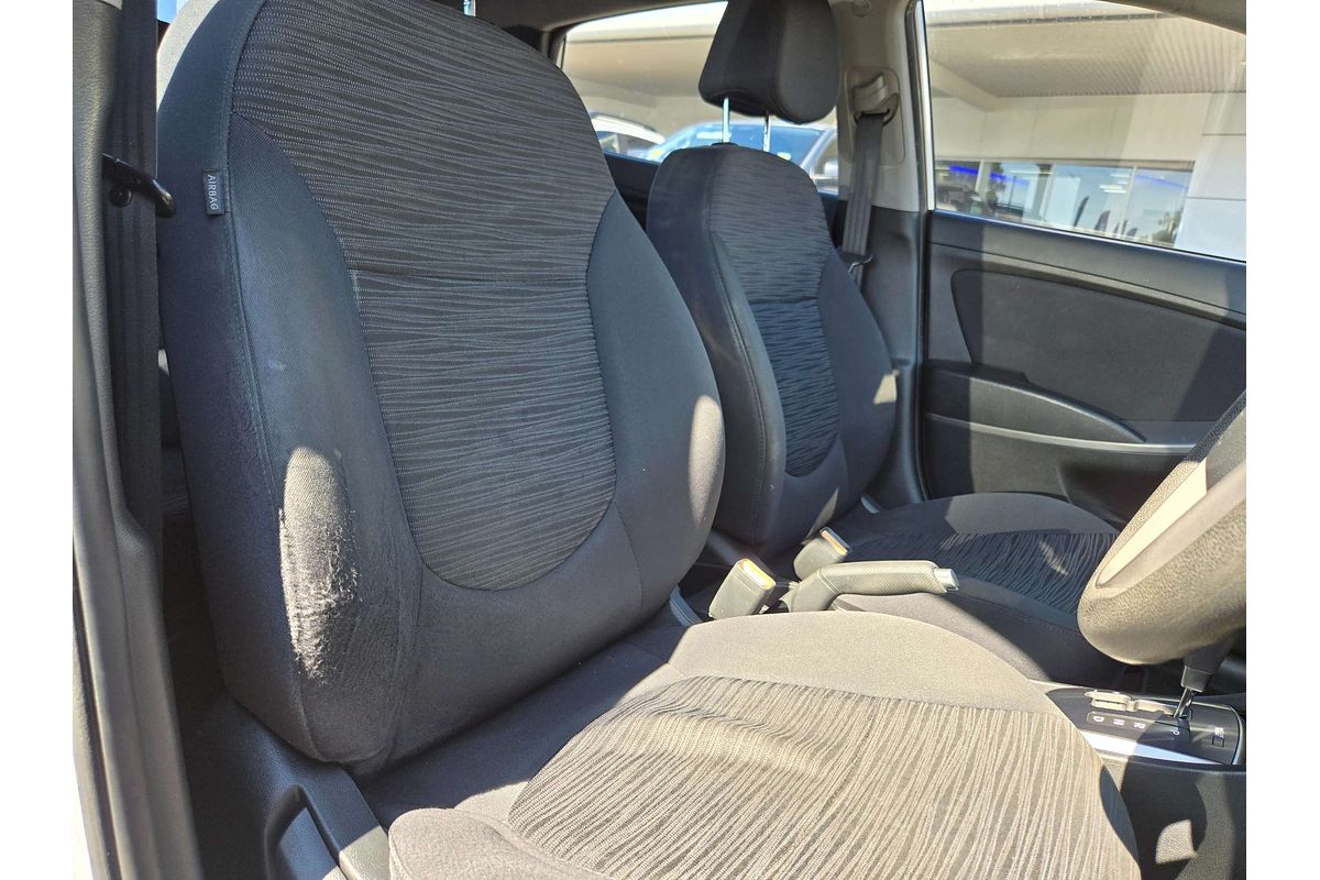 2016 Hyundai Accent Active RB4