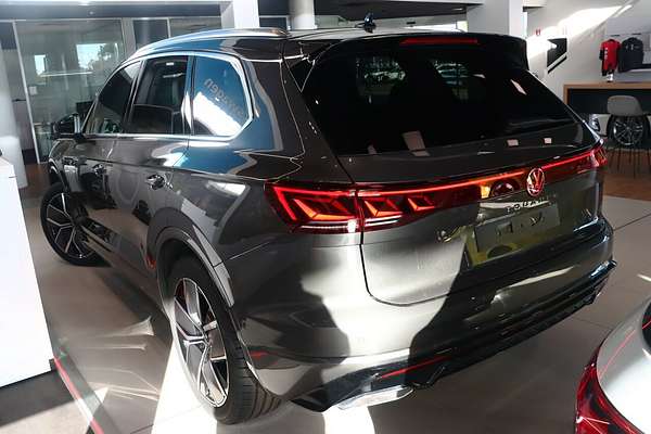 2025 Volkswagen Touareg 210TDI R-Line RC