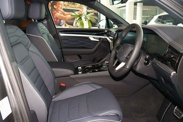 2025 Volkswagen Touareg 210TDI R-Line RC