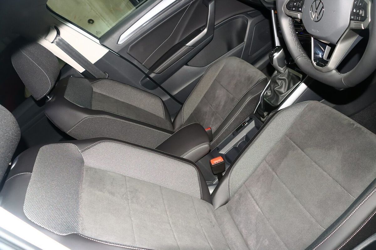 2025 Volkswagen T-Roc 110TSI Style D11
