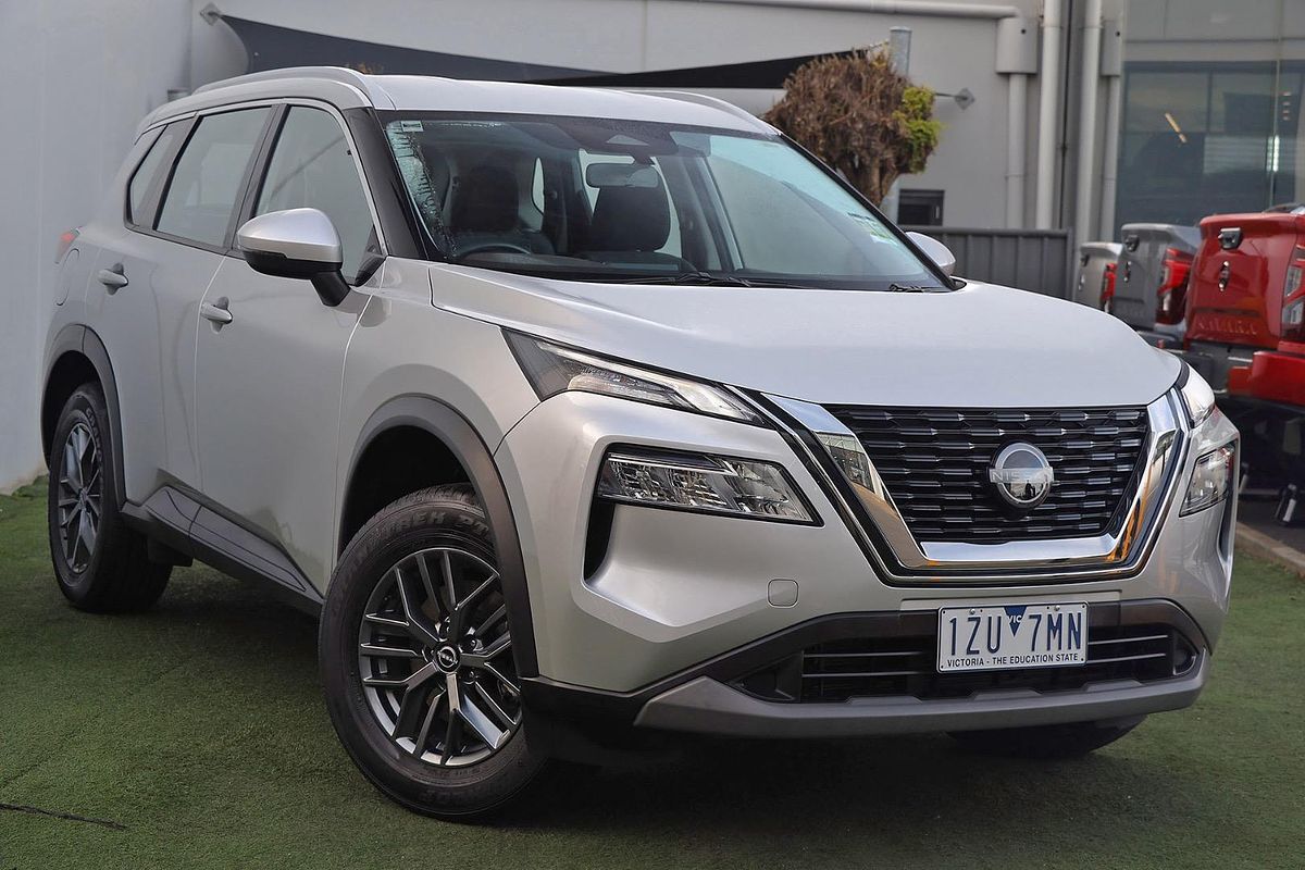 2024 Nissan X-TRAIL ST T33