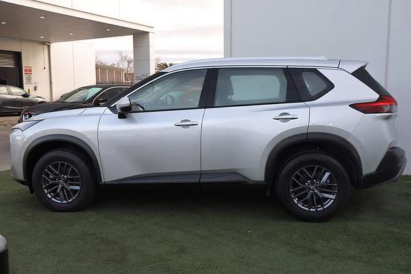 2024 Nissan X-TRAIL ST T33