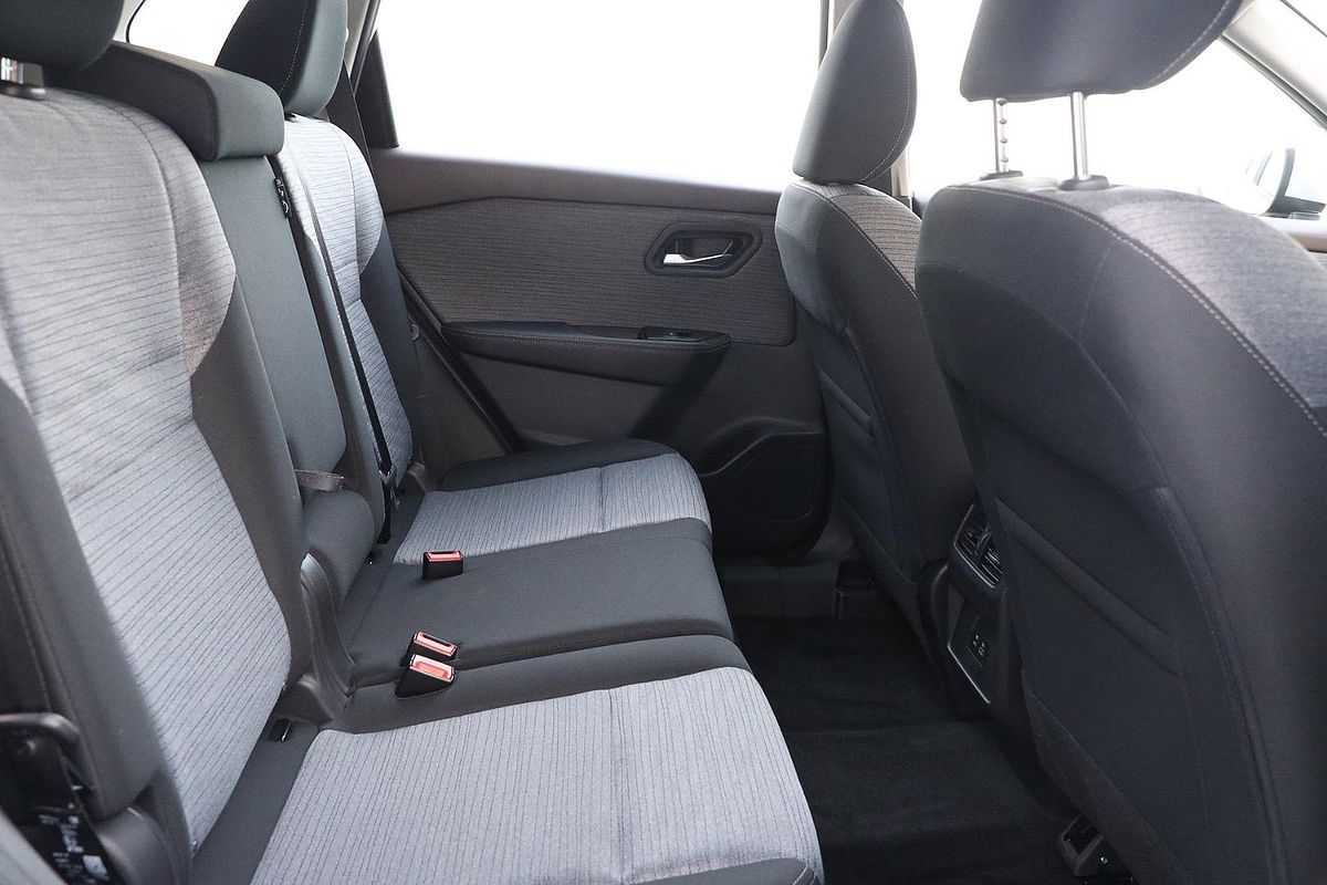 2024 Nissan X-TRAIL ST T33
