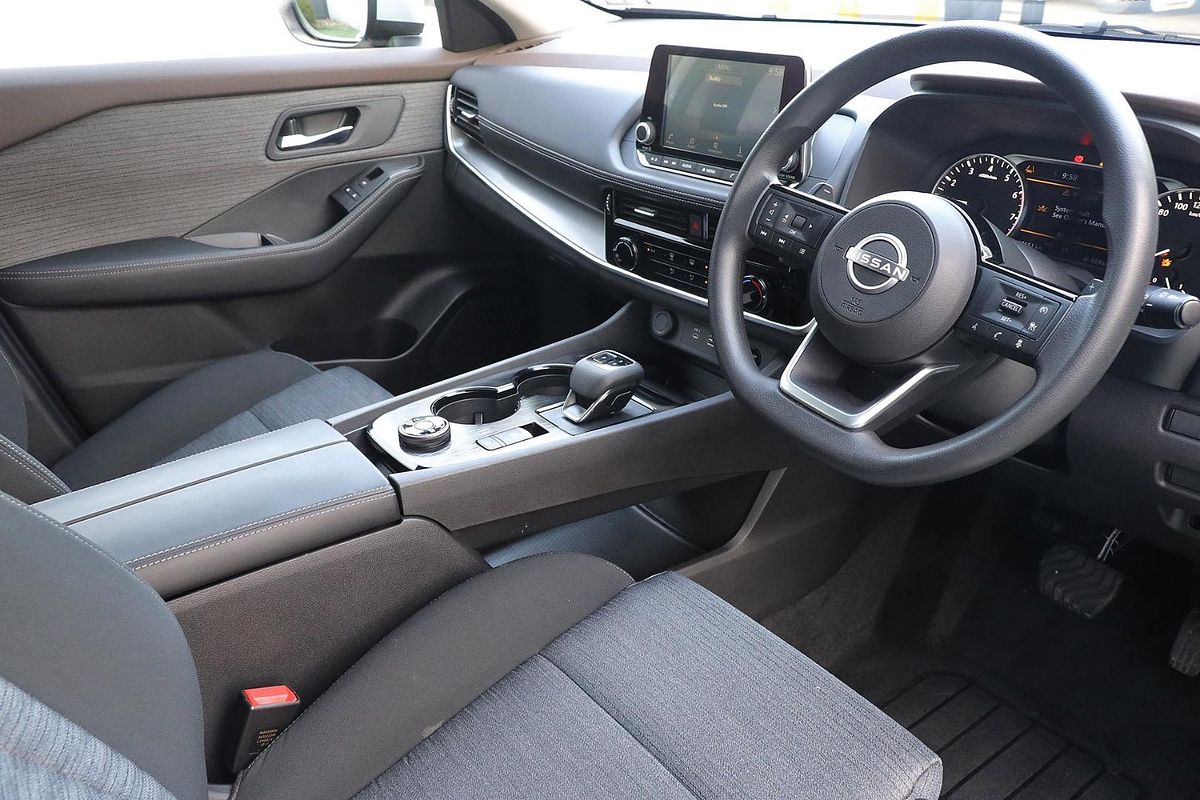 2024 Nissan X-TRAIL ST T33