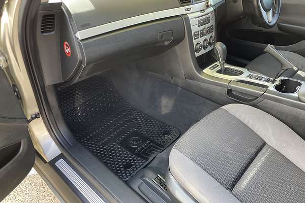 2007 Holden Commodore Lumina VE