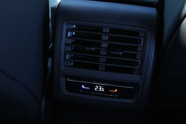 2024 Volkswagen Golf 110TSI R-Line 8.5