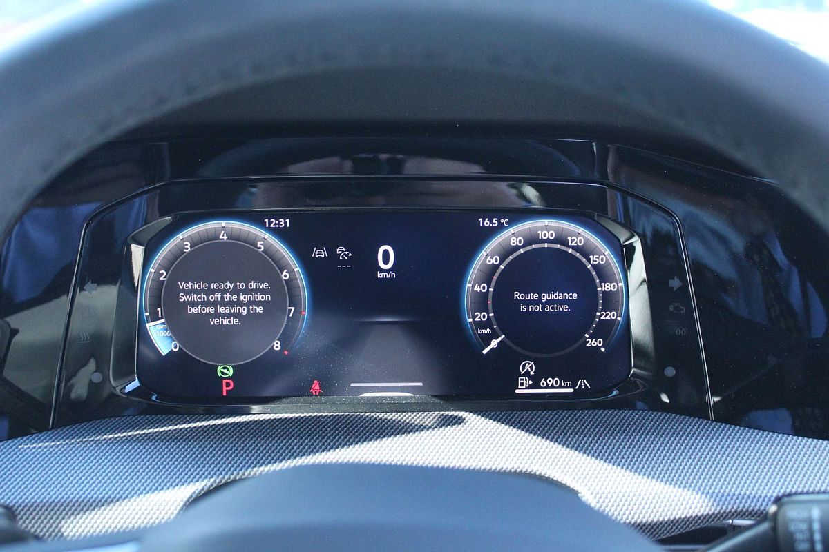 2024 Volkswagen Golf 110TSI R-Line 8.5