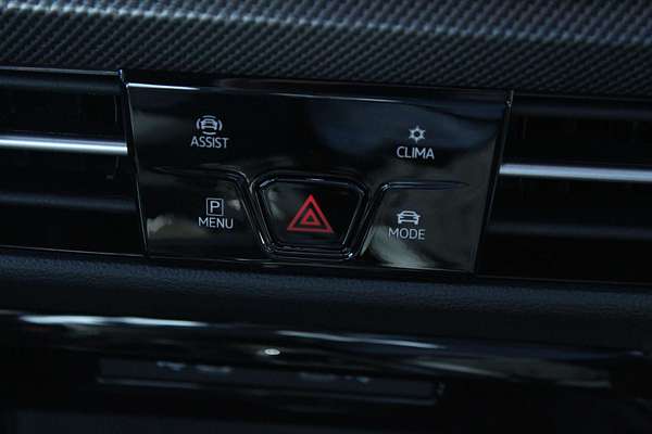 2024 Volkswagen Golf 110TSI R-Line 8.5