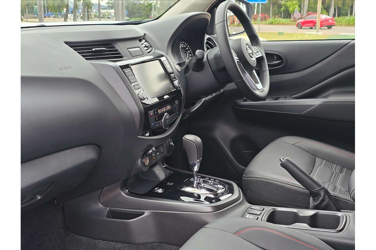 2025 Nissan Navara PRO-4X Warrior D23 4X4
