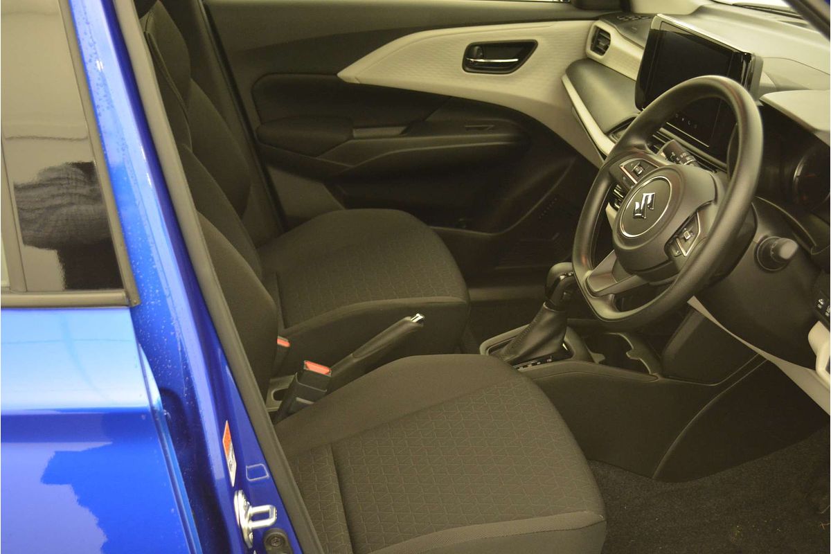 2025 Suzuki Swift Hybrid UZ