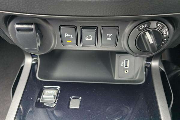 2025 Nissan Navara PRO-4X Warrior D23 4X4