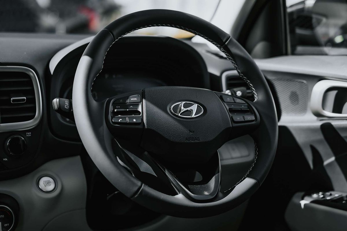 2025 Hyundai Venue Elite QX.V5