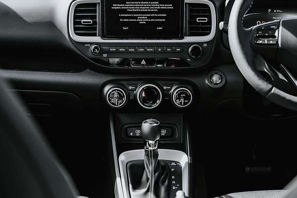2025 Hyundai Venue Elite QX.V5