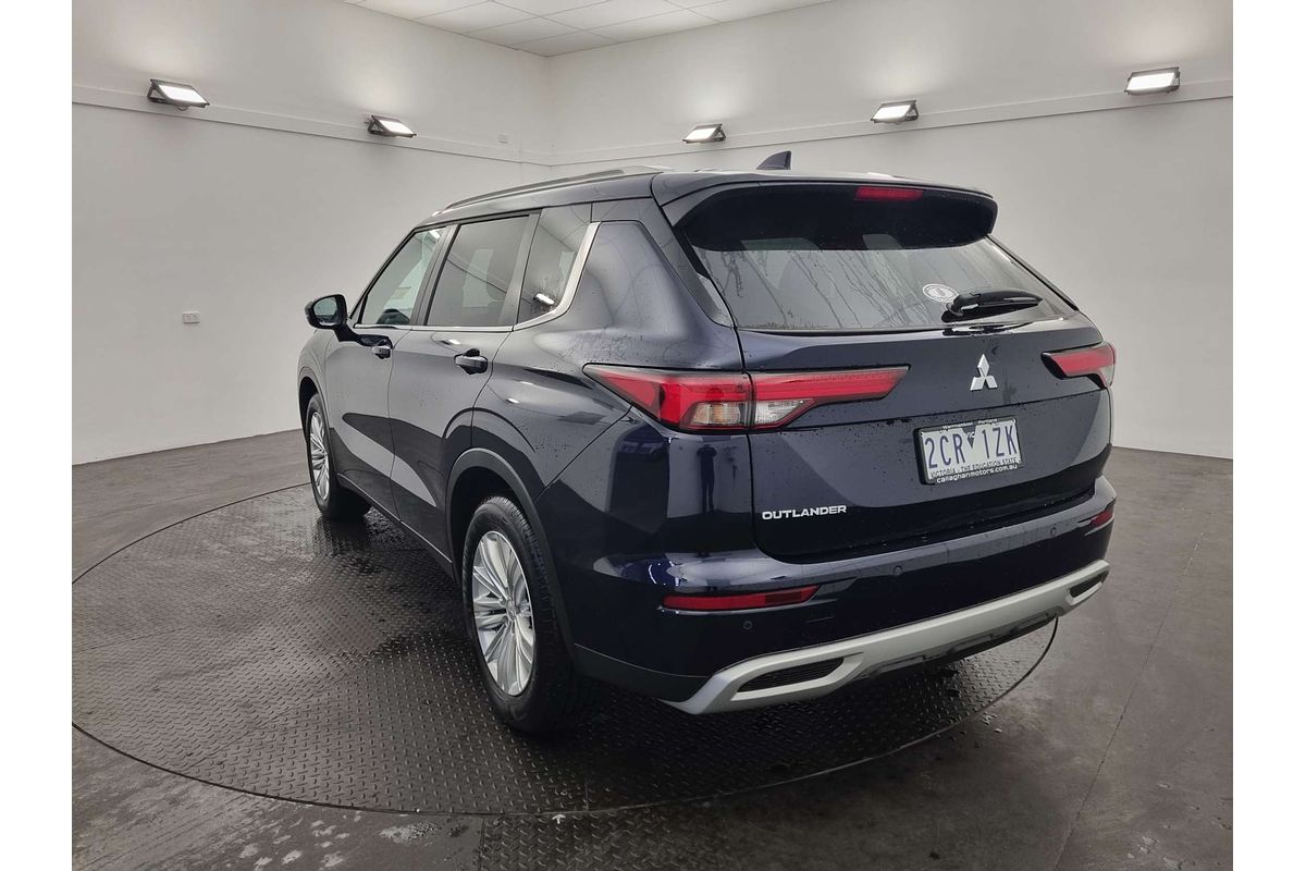 2025 Mitsubishi Outlander LS ZM