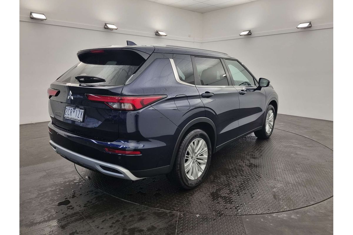 2025 Mitsubishi Outlander LS ZM