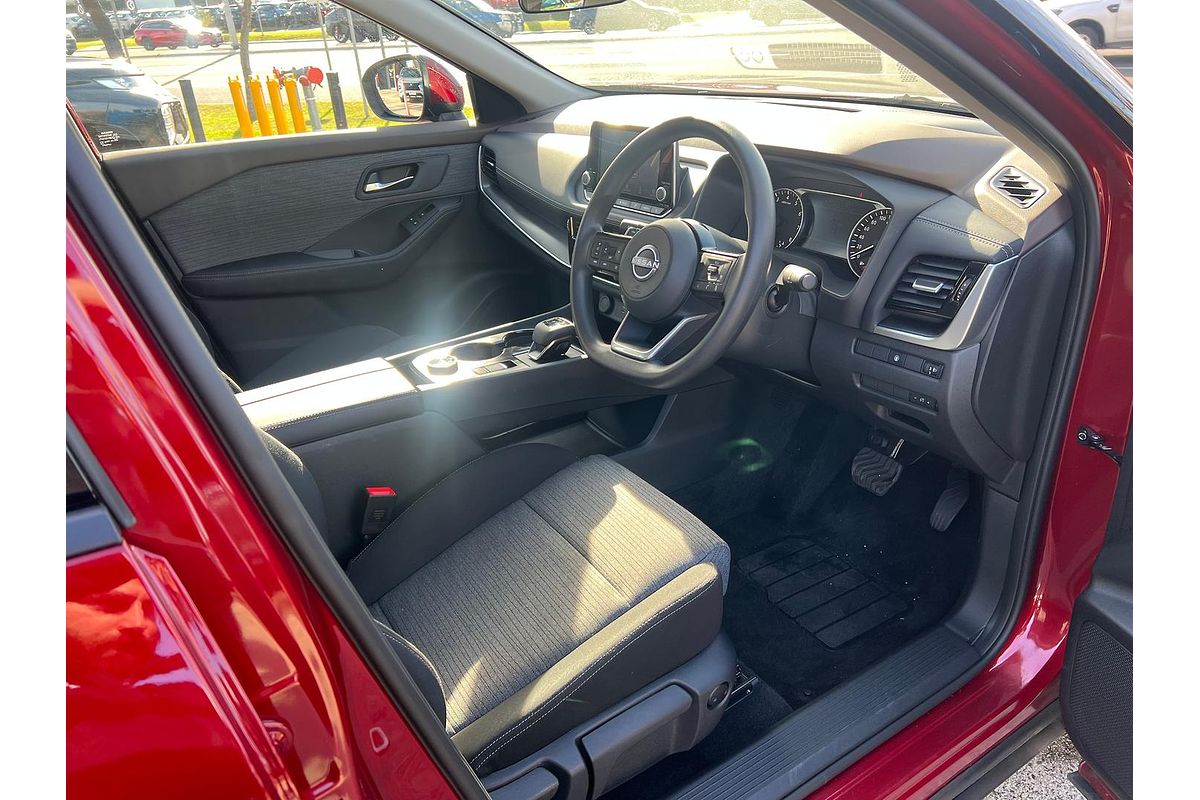 2024 Nissan X-TRAIL ST T33