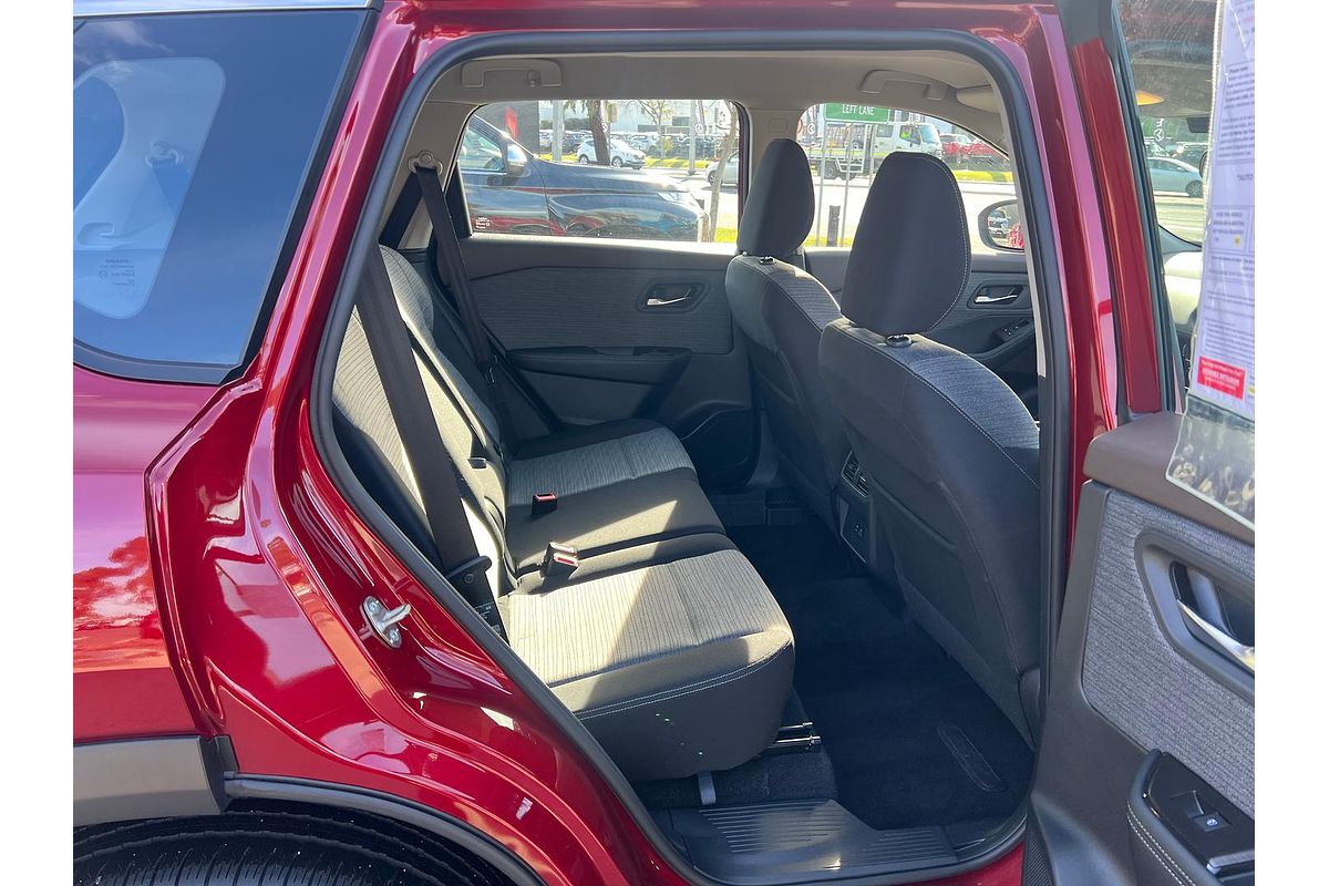 2024 Nissan X-TRAIL ST T33