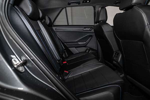 2023 Volkswagen T-Roc R D11
