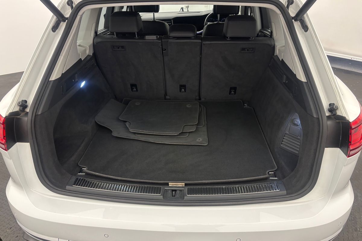 2019 Volkswagen Touareg 190TDI Launch Edition CR