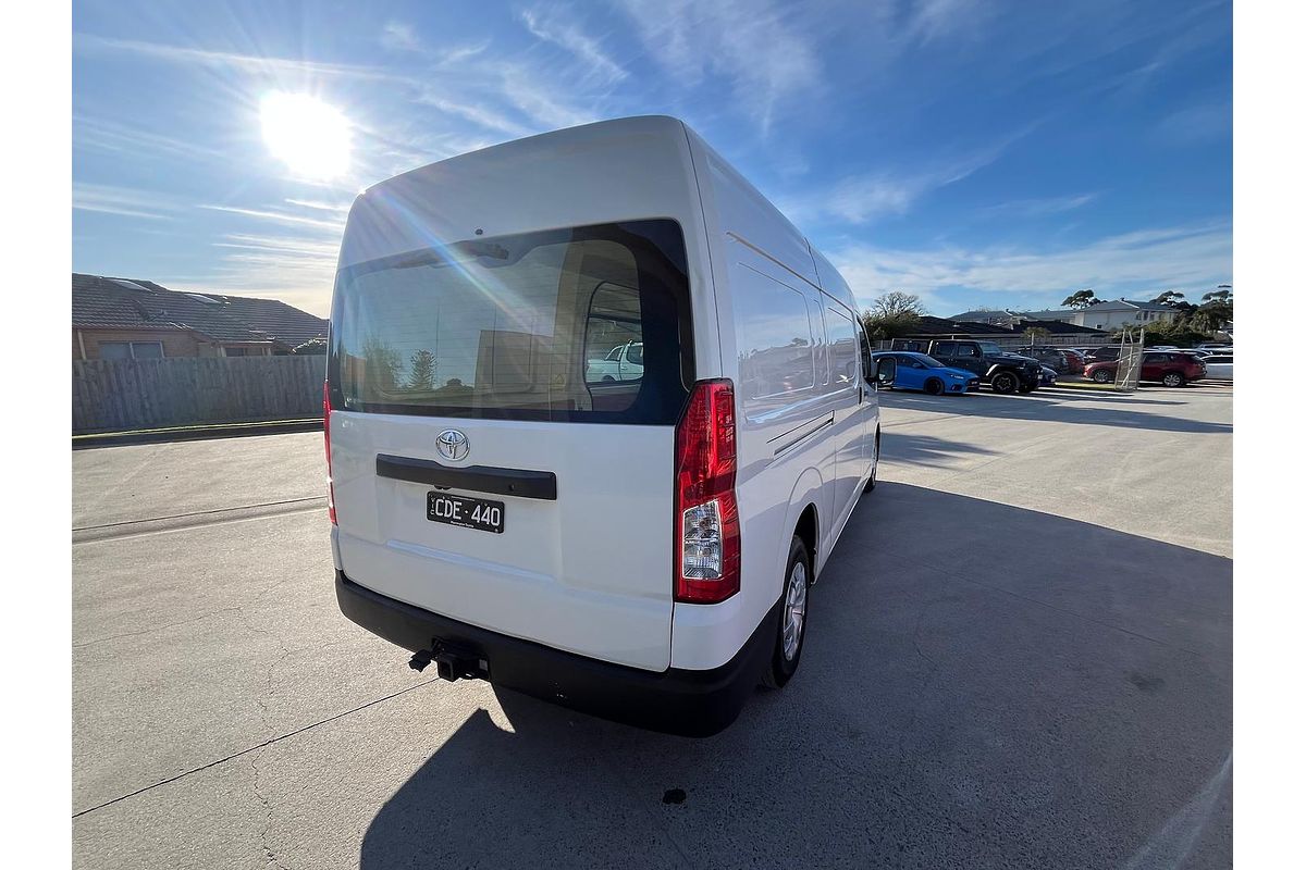 2022 Toyota Hiace GDH320R