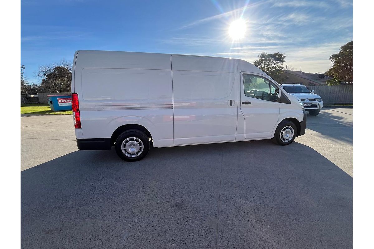 2022 Toyota Hiace GDH320R