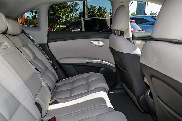 2025 MG IM6 Performance S12L