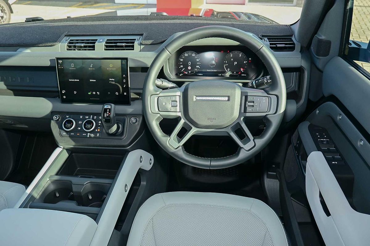 2025 Land Rover Defender 110 D350 X-Dynamic HSE L663