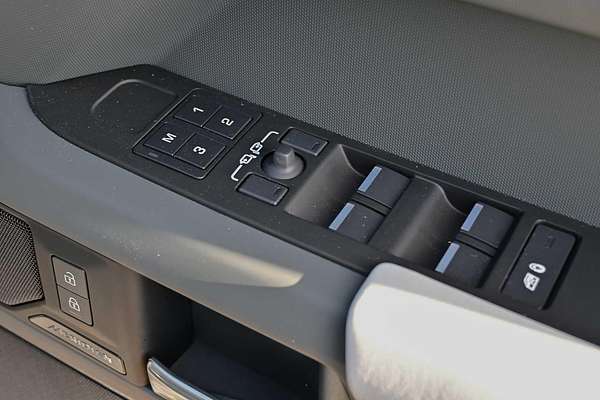 2025 Land Rover Defender 110 D350 X-Dynamic HSE L663