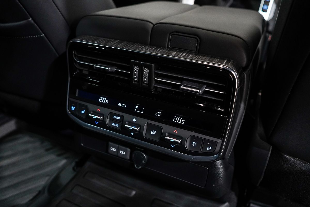 2024 Toyota Landcruiser GR Sport FJA300R