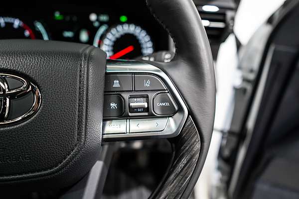 2024 Toyota Landcruiser GR Sport FJA300R