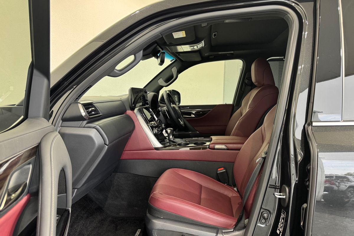 2023 Lexus LX LX600 VJA310R
