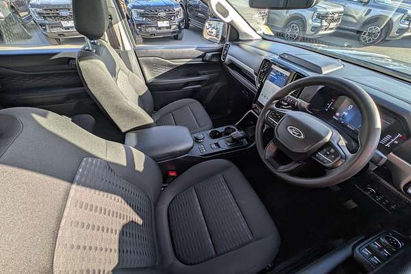 2024 Ford Everest Ambiente 2.0L