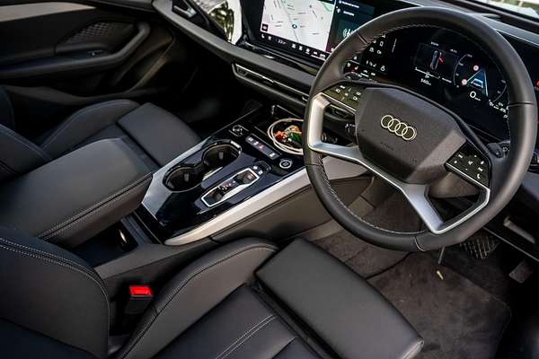 2025 Audi A5 TFSI 150kW S line B10