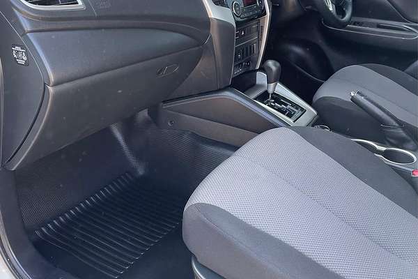 2019 Mitsubishi Triton GLX+ MR 4X4