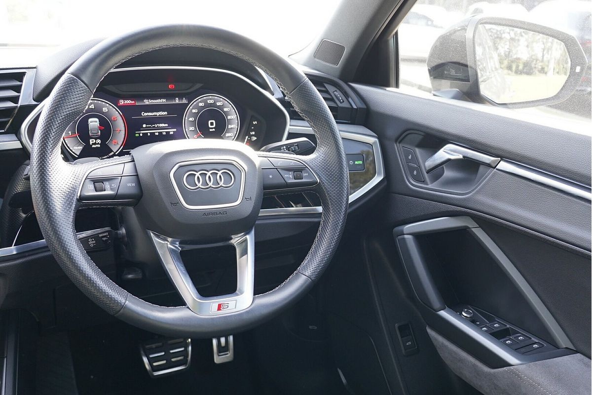 2021 Audi Q3 40 TFSI S line F3