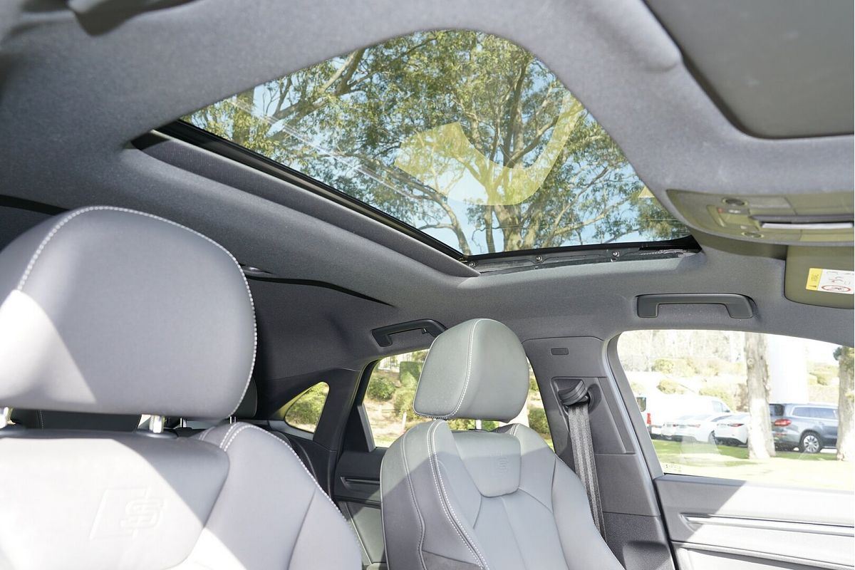 2021 Audi Q3 40 TFSI S line F3