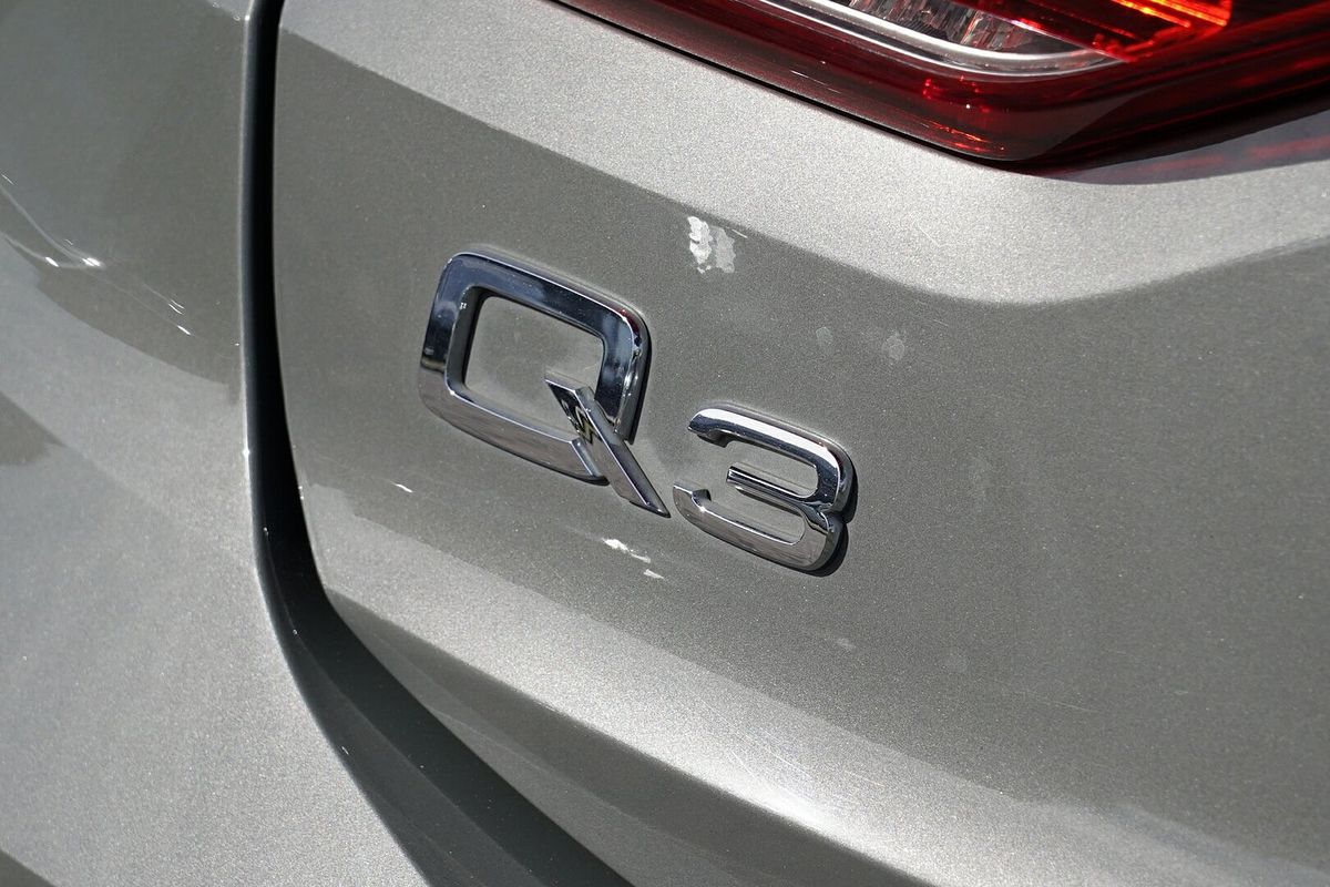 2021 Audi Q3 40 TFSI S line F3