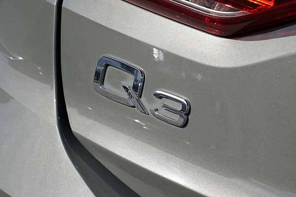 2021 Audi Q3 40 TFSI S line F3