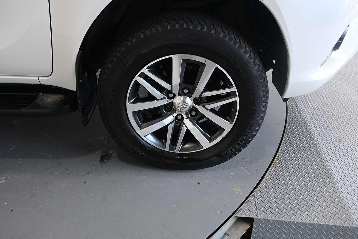 2017 Toyota Hilux SR5 GUN126R 4X4