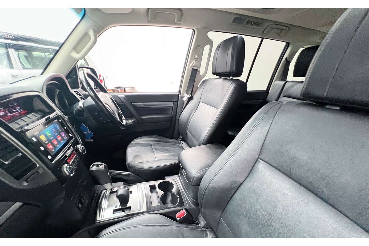 2021 Mitsubishi Pajero Exceed NX