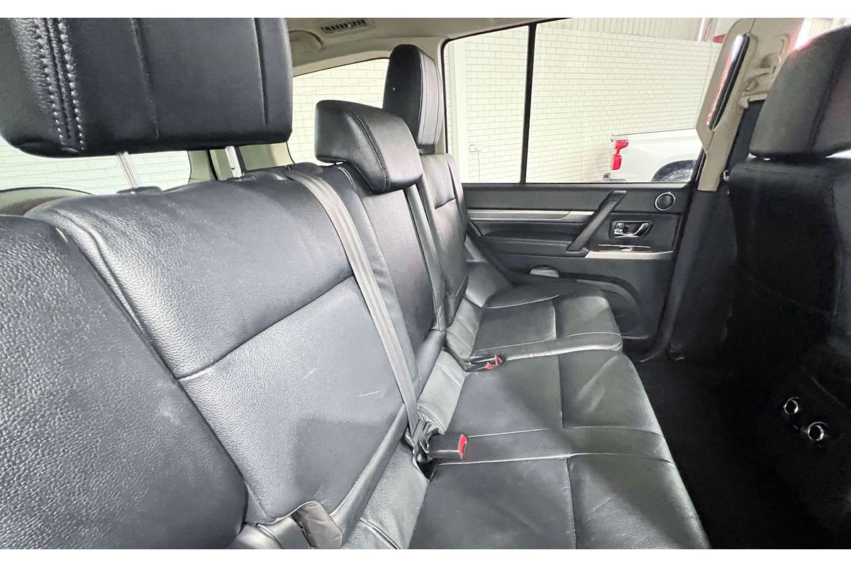 2021 Mitsubishi Pajero Exceed NX