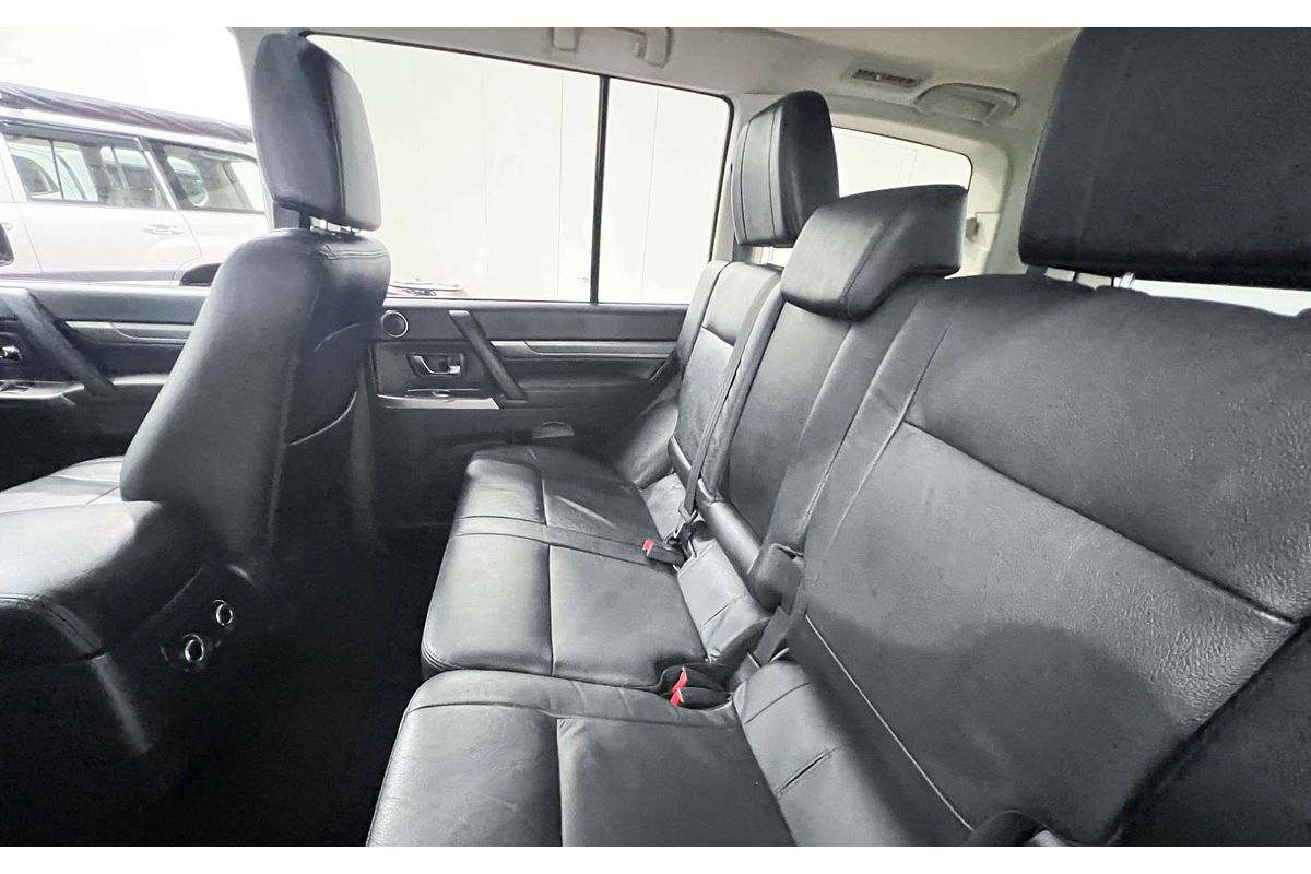 2021 Mitsubishi Pajero Exceed NX