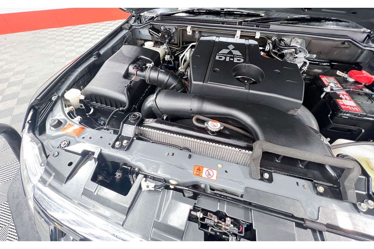 2021 Mitsubishi Pajero Exceed NX