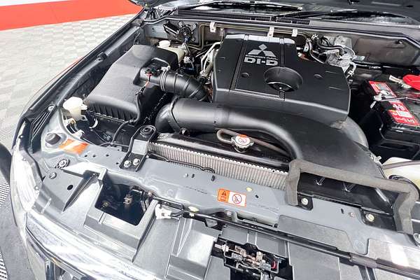 2021 Mitsubishi Pajero Exceed NX