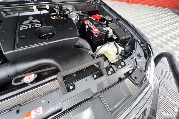 2021 Mitsubishi Pajero Exceed NX