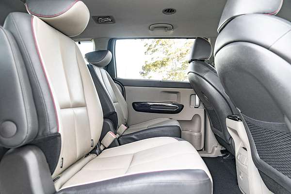 2018 Kia Carnival Platinum YP